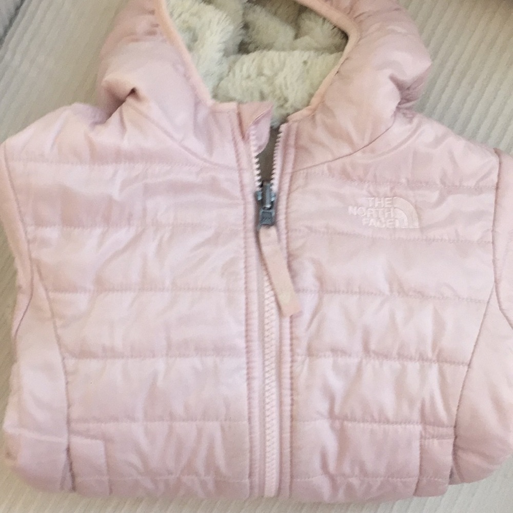 2T Northface jacket in Pink/Cream